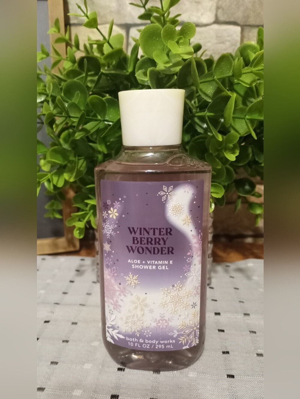 Bath & Body Works Winter Berry Wonder Shower Gel